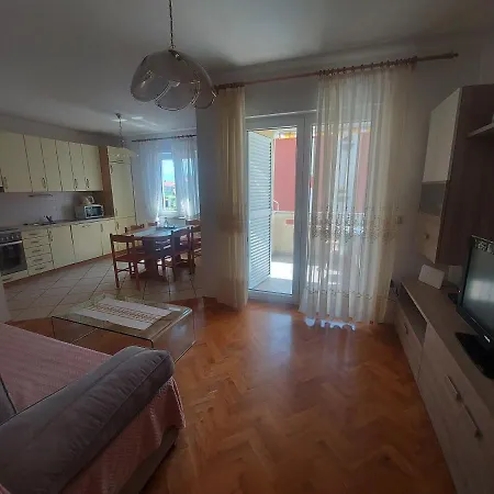 Ive Apartman *